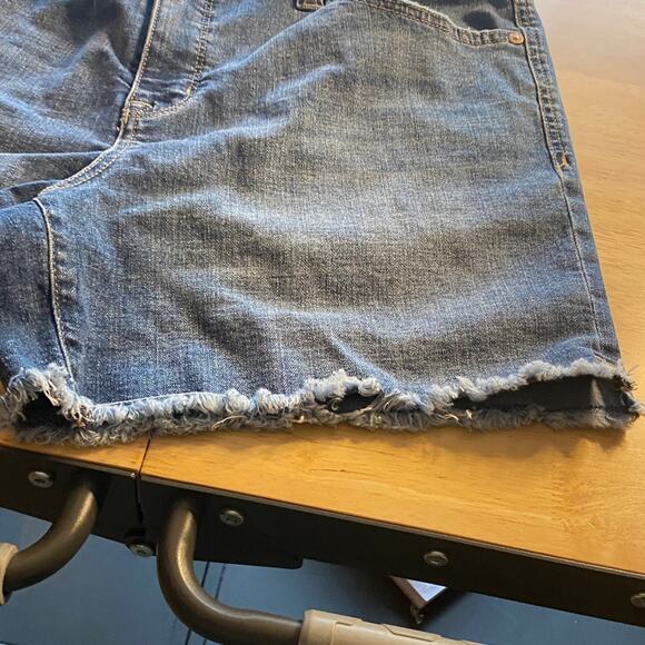 Seven7 Classic Blue Jean Cutoff Shorts - Picture 3 of 4